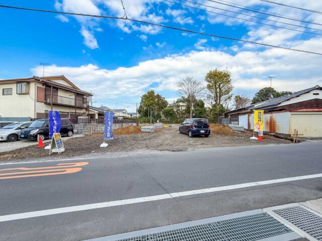 弊社管理物件! 全4区画の大型開発分譲地!  建築条件なし売地!  所在：蓮田市末広2丁目5-22付近  販売価格2,390万円～