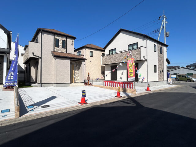 🌸価格変更しました🌸弊社管理物件! 🌞全8棟の大型開発分譲地!全8邸の美しい街並み × 南向き中心の明るい暮らし !  所在：草加市長栄３丁目４５－２付近  販売価格4,290万円～