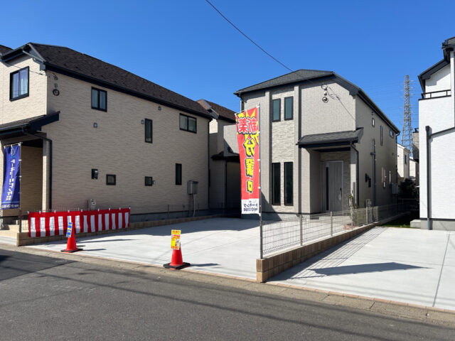 🌸価格変更🌸弊社管理物件! 🌞全8棟の大型開発分譲地!全8邸の美しい街並み × 南向き中心の明るい暮らし !  所在：草加市長栄３丁目４５－1付近  販売価格3,990万円～