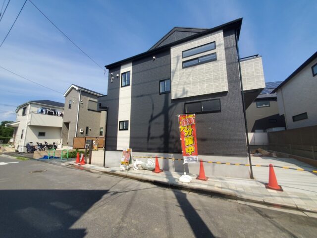 価格変更! 弊社管理物件! お得情報!👉仲介手数料最大無料対象物件!!●ＬＤＫ２１帖の大型４ＬＤＫ! 限定１棟の販売! ●太陽光発電パネル標準設置! ●販売価格6,980万円 ●所在：練馬区土支田3-8-11付近
