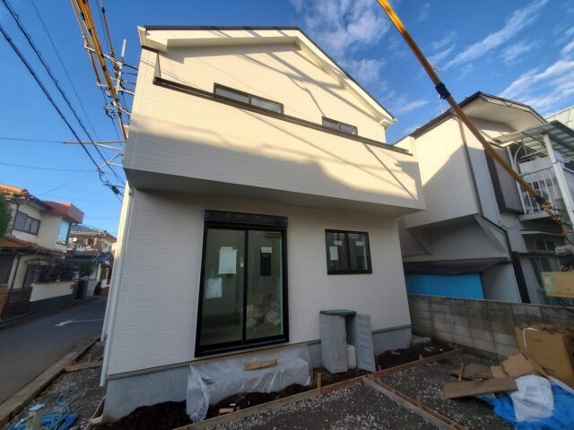 最終1棟の販売!! 弊社管理物件!! お得な情報👉仲介手数料最大無料対象物件です!!☆全２棟の新築分譲! 角地で開放感がございます !☆ 所在：小平市回田町67-15付近!☆３LDKロフト付きプラン! 販売価格3,890万円