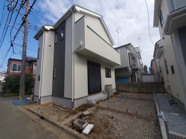 最終1棟の販売!! 弊社管理物件!! お得な情報👉仲介手数料最大無料対象物件です!!☆全２棟の新築分譲! 角地で開放感がございます !☆ 所在：小平市回田町67-15付近!☆３LDKロフト付きプラン! 販売価格3,890万円