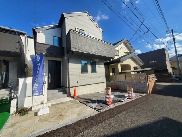 最終1棟の販売!【弊社管理物件】●角地を含む全３棟のデザイン住宅!●『田無』駅徒歩４分! ●太陽光発電パネル標準搭載!● 室内何時でもご覧いただけます!  ●7,780万円 所在：西東京市南町5-9-33付近