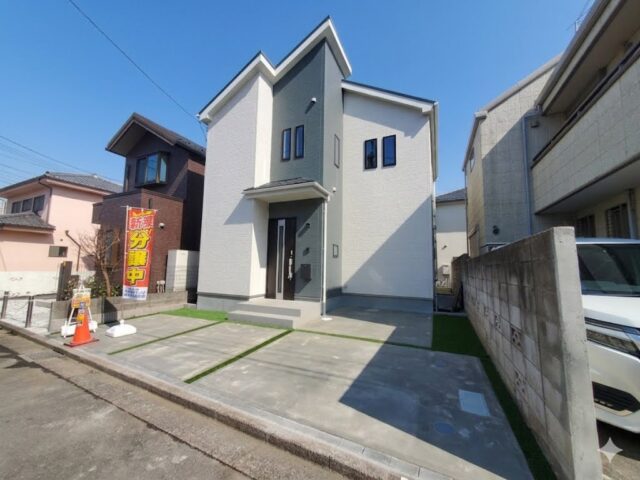 【弊社管理物件】お得な情報!👉仲介手数料最大無料対象物件!! 建物堂々完成!  ★ＬＤＫ18帖の４ＬＤＫ! ★長期優良住宅! 太陽光発電パネル標準搭載! ★販売価格：6,190万円! ☆ 所在：府中市新町1丁目61番付近