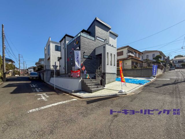 【仲介手数料無料】窓からこぼれるあたたかな灯り。 家族の穏やかな日常を優しく包む器。   横浜市都筑区東山田4丁目13-8 / 北山田駅 徒歩19分 / 長期優良住宅認定