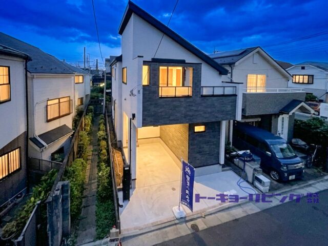 【仲介手数料無料】駅徒歩8分の軽やかさと、 全居室南向きの心地よさを